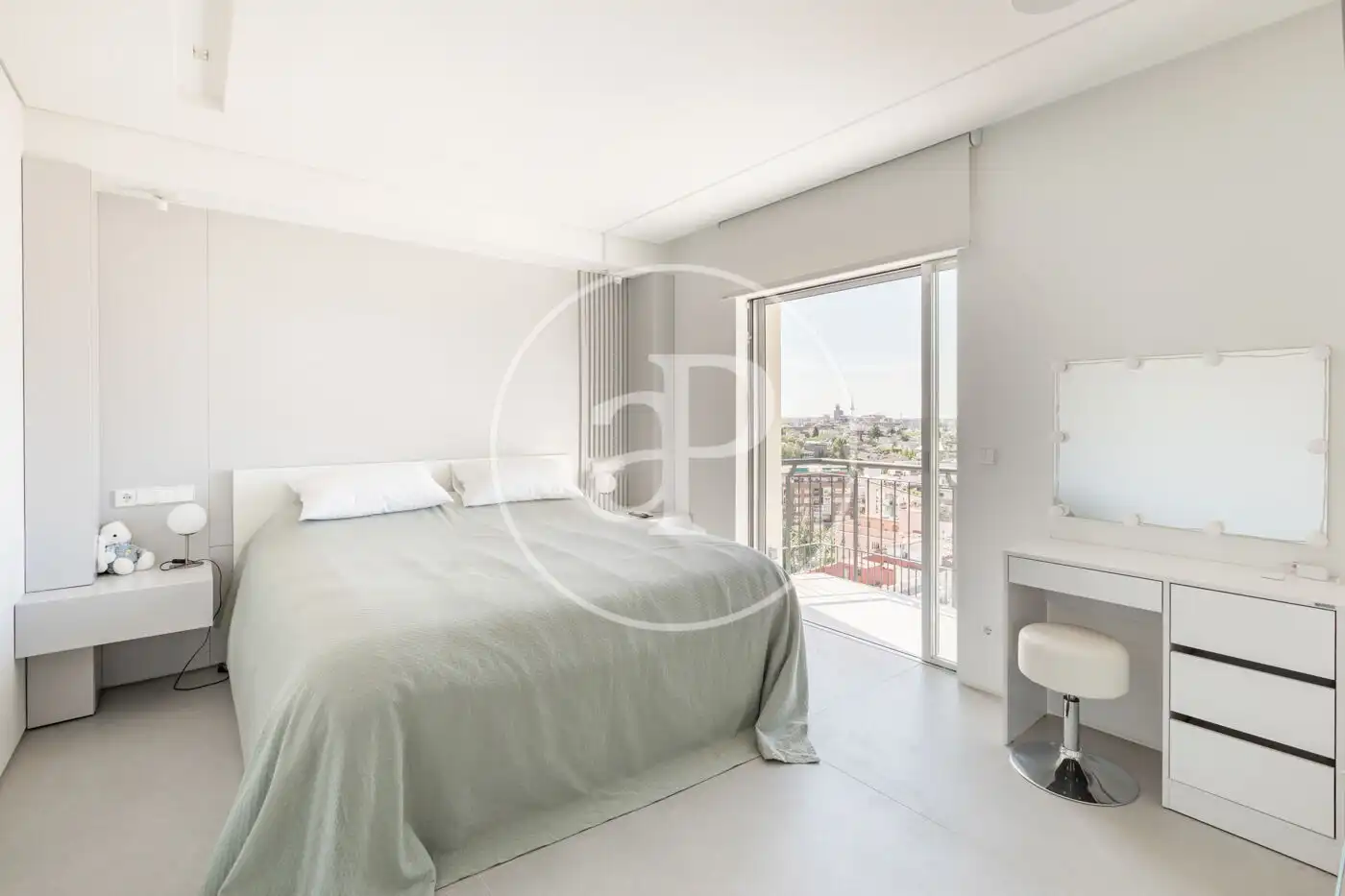 Dormitori de Àtic en venda en Madrid amb Aire condicionat, Calefacció i Terrassa