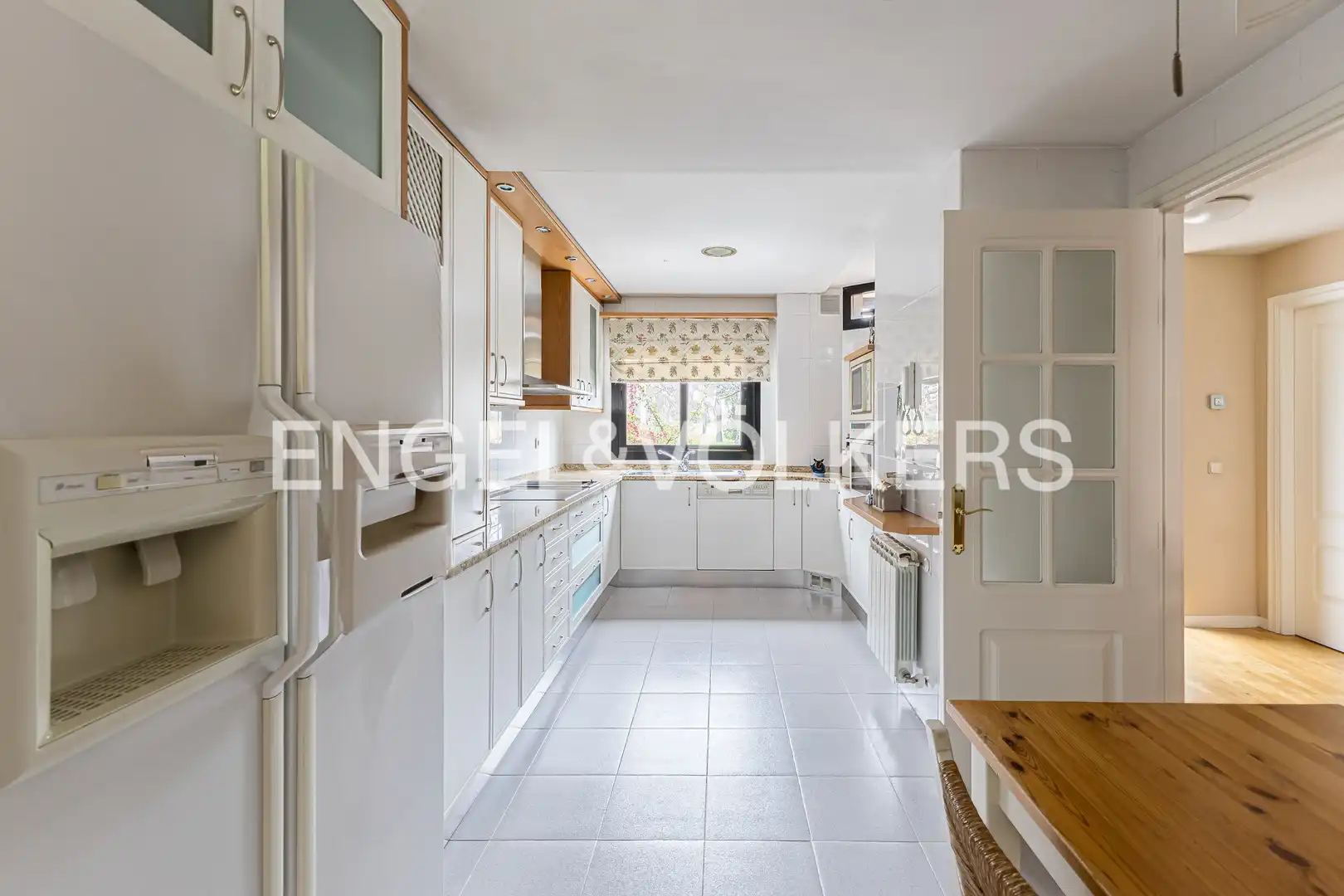 Cocina de Casa o chalet en venta en Madrid con Aire acondicionado, Calefacción y Jardín privado