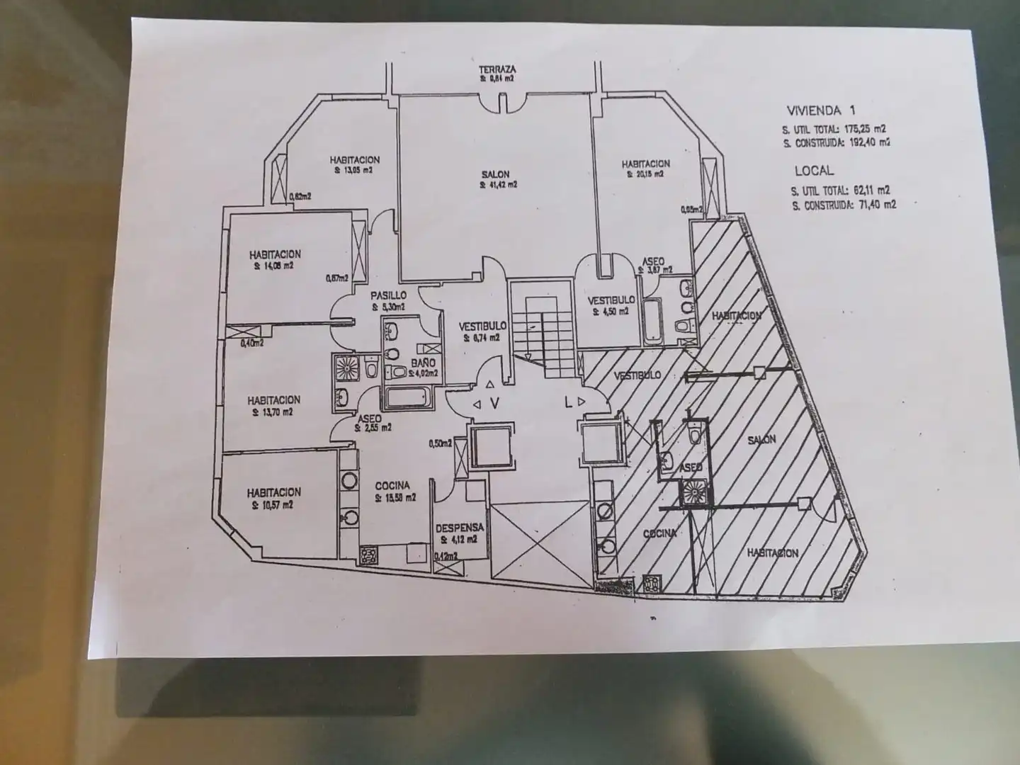 Wohnung zum Verkauf in Ponferrada mit Heizung, Terrasse und Abstellraum