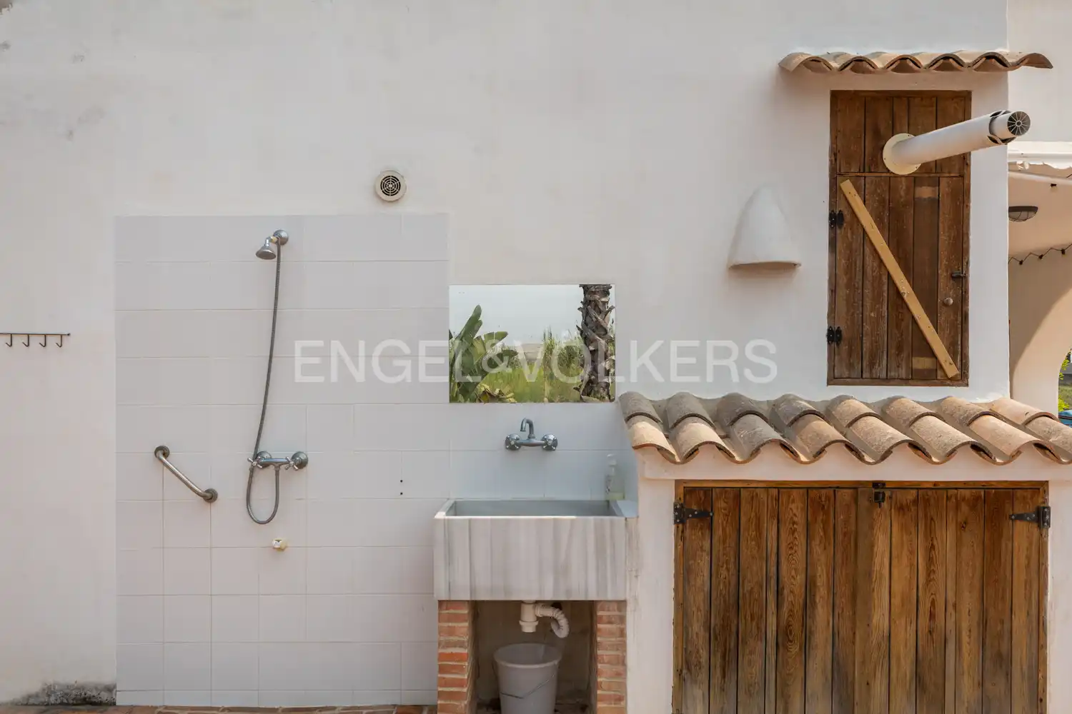 Vista exterior de Casa o xalet en venda en Sueca amb Aire condicionat, Calefacció i Jardí privat