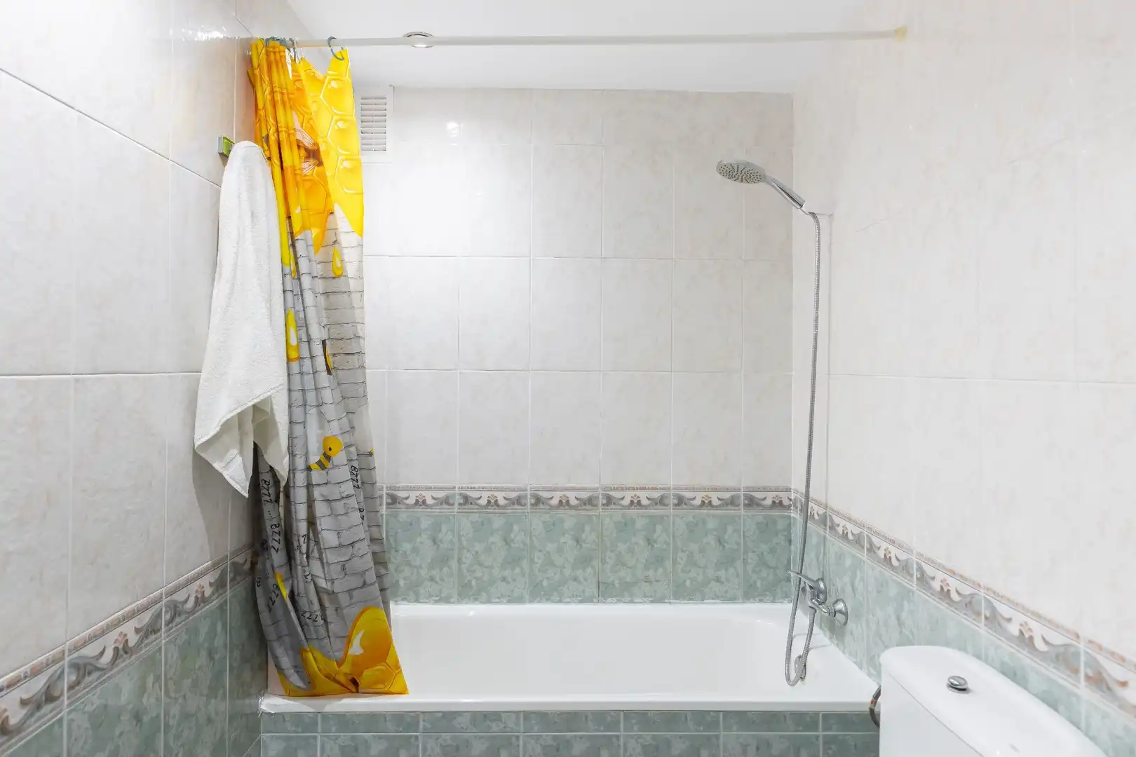 Bathroom of Flat for sale in Can Borrell