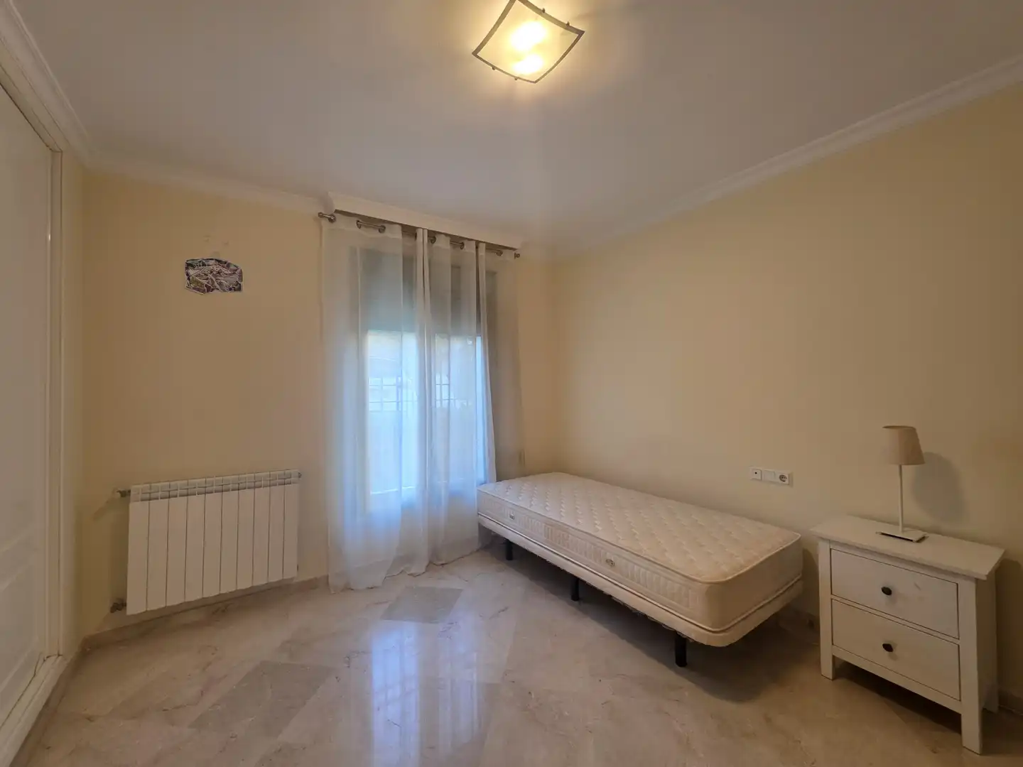 Habitación de Planta baja en venta en La Alcaidesa con Aire acondicionado, Calefacción y Terraza