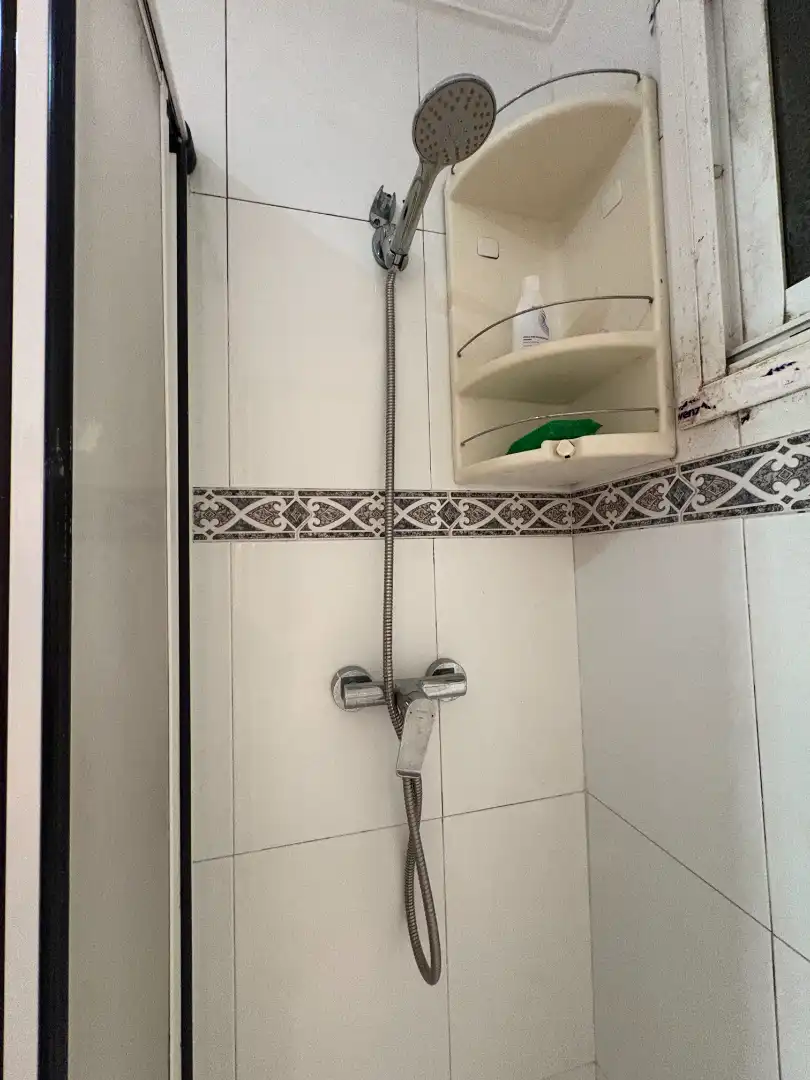 Bany de Pis en venda en Badalona amb Balcó