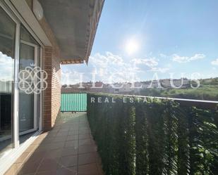 Exterior view of Flat for sale in Terrassa  with Air Conditioner, Terrace and Balcony