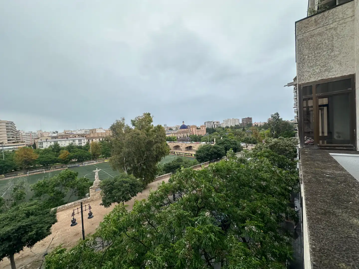 Vista exterior de Piso en venta en Valencia con Parquet, Terraza y Balcón