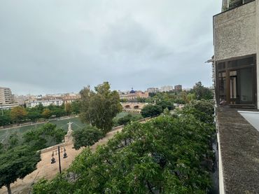 Pis amb balcó en venda a Carrer del Comte de Trénor