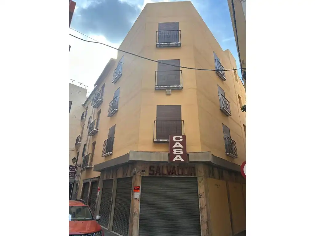 Vista exterior de Edifici en venda en Segorbe
