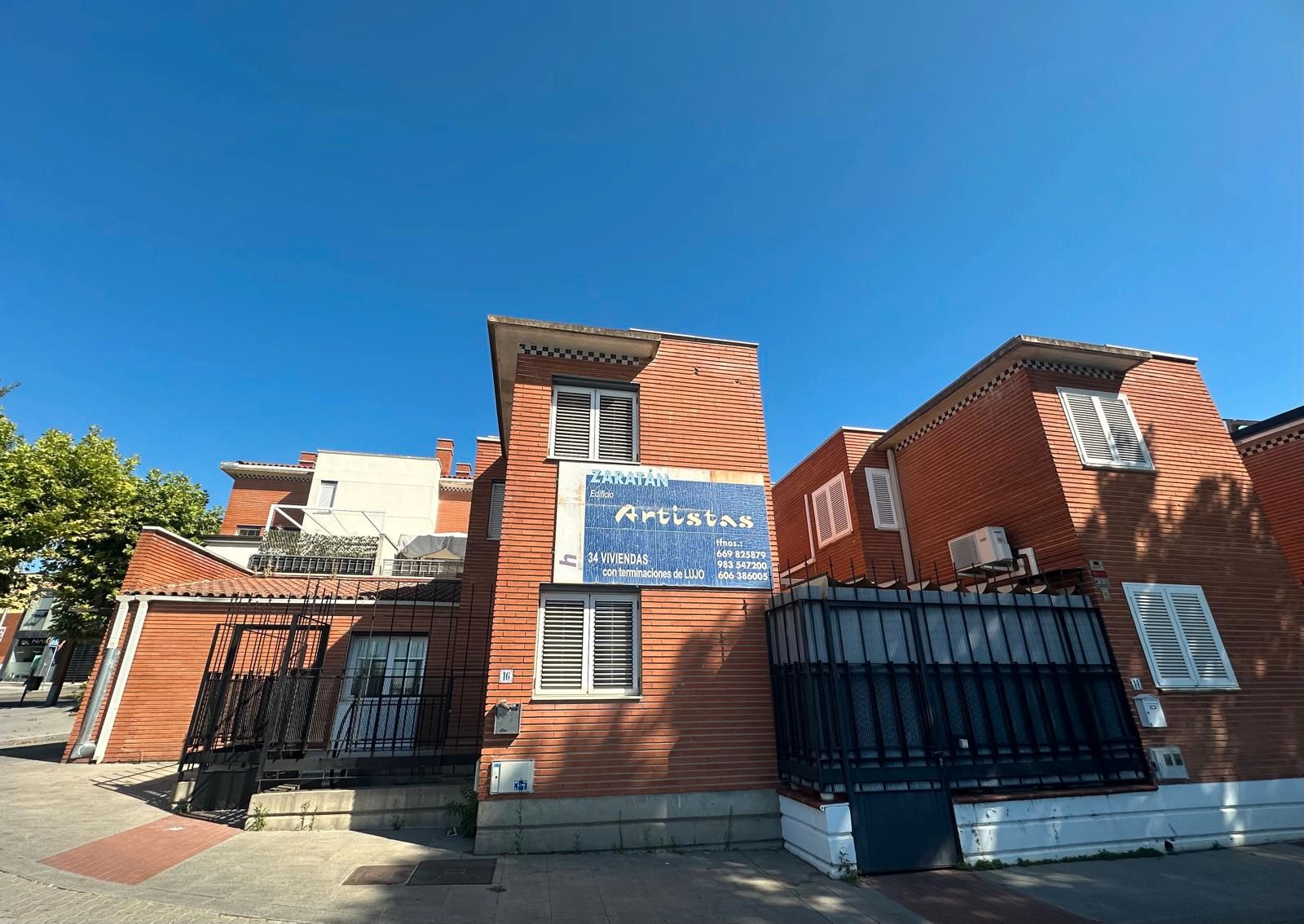 Vista exterior de Casa adosada en venda en Arroyo de la Encomienda amb Calefacció i Terrassa