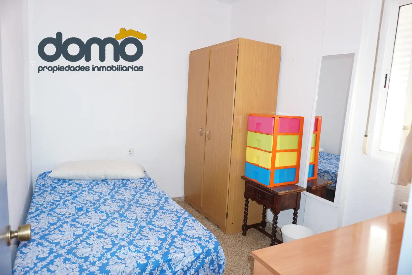 Habitación de Piso en venta en Granada con Calefacción, Amueblado y Horno