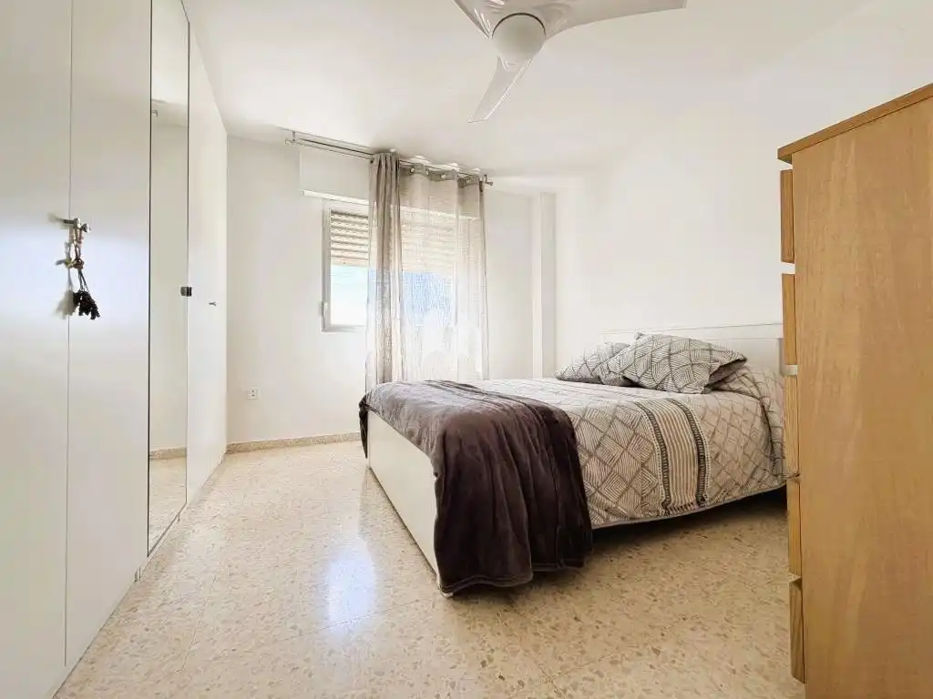 Schlafzimmer von Wohnung zum Verkauf in Málaga mit Privatgarten, Terrasse und Gemeinschaftspool