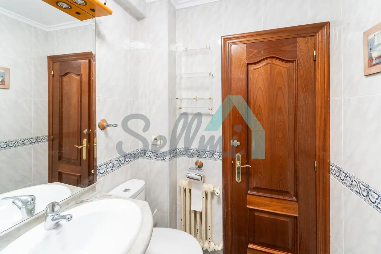 Baño de Planta baja en venta en Aller con Calefacción, Trastero y Amueblado