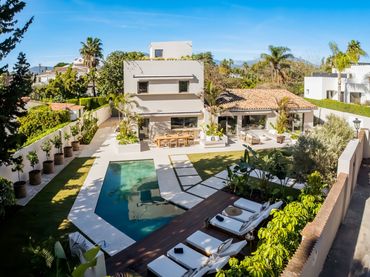 Casa amb balcó en venda a San Pedro de Alcántara