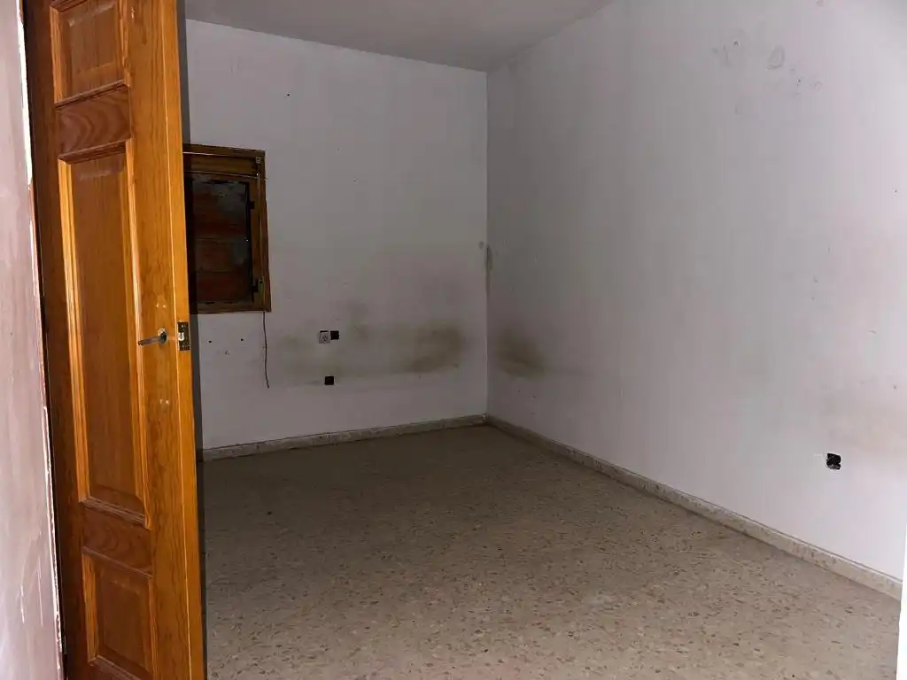 Casa adosada en venda en San Juan de Aznalfarache amb Alarma