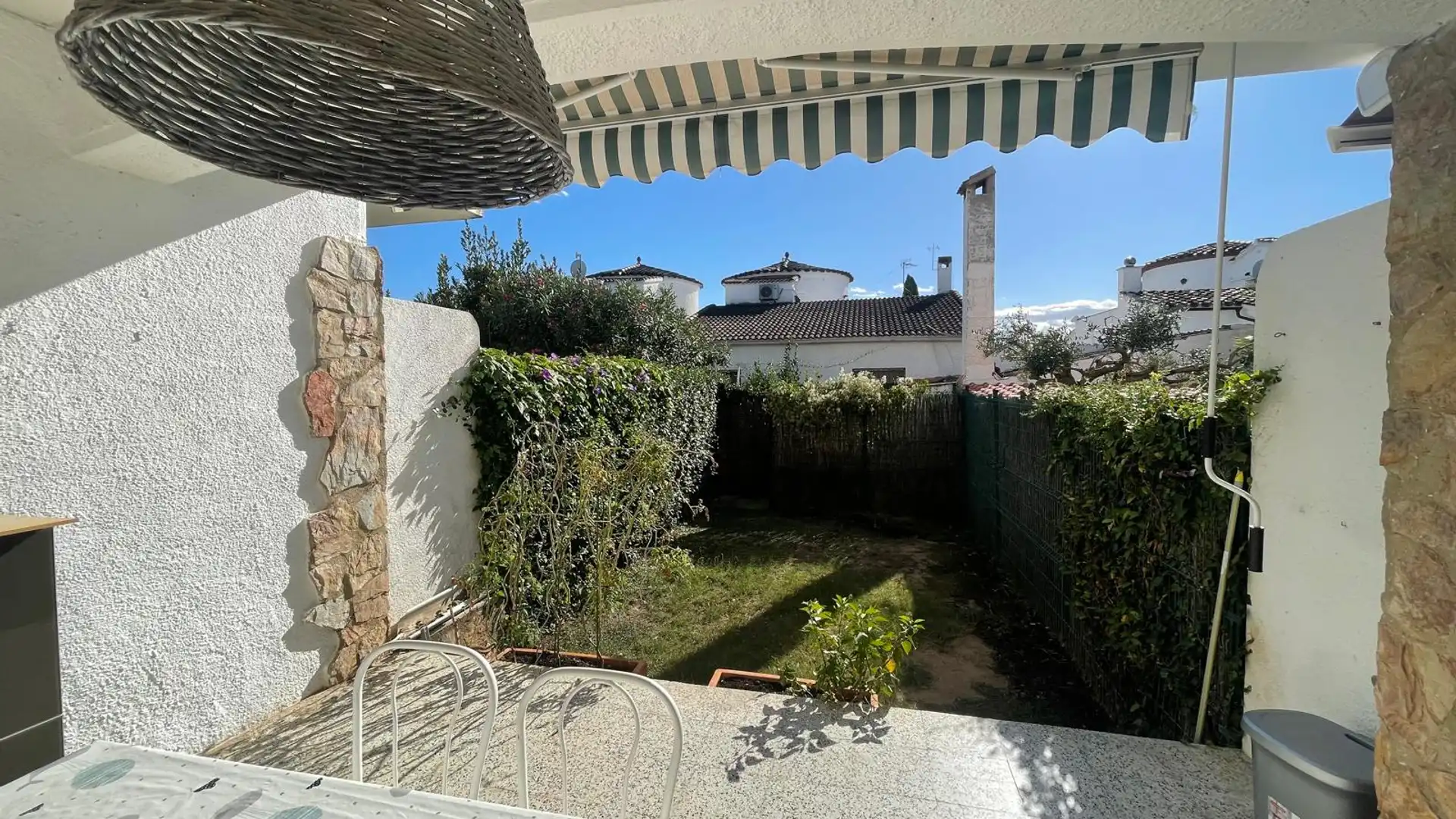 Jardí de Casa adosada en venda en Empuriabrava amb Calefacció i Jardí privat