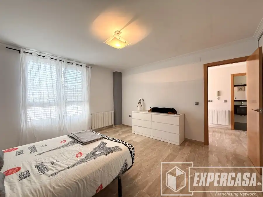 Dormitori de Casa o xalet en venda en Riba-roja de Túria amb Aire condicionat, Calefacció i Terrassa