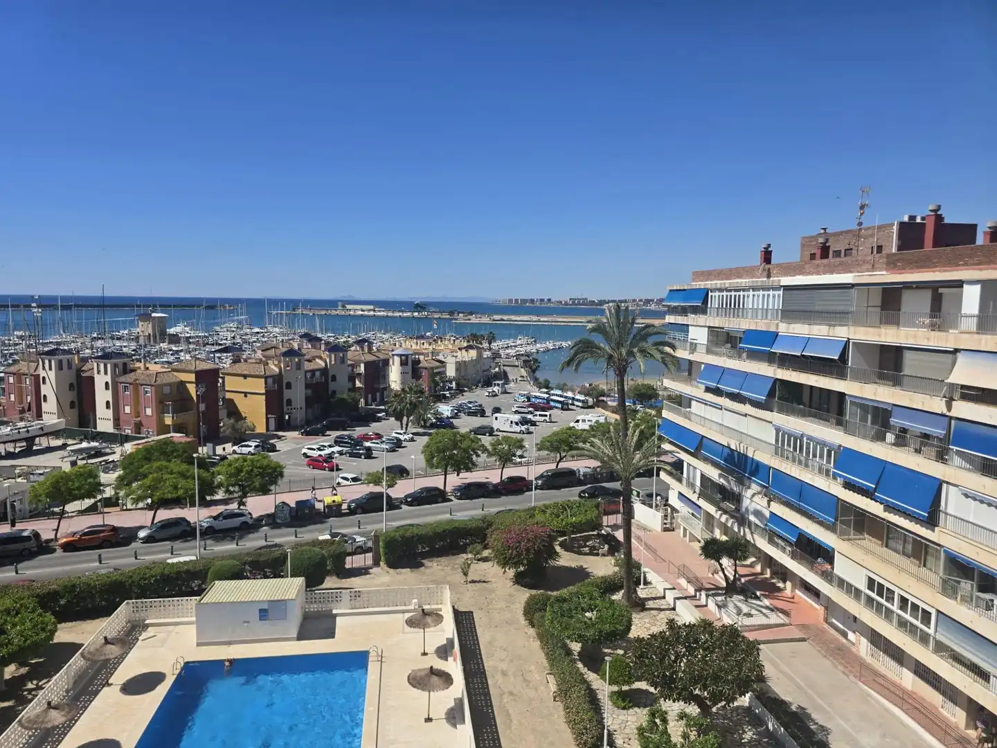 Vista exterior de Apartamento en venta en Torrevieja con Jardín privado, Terraza y Amueblado