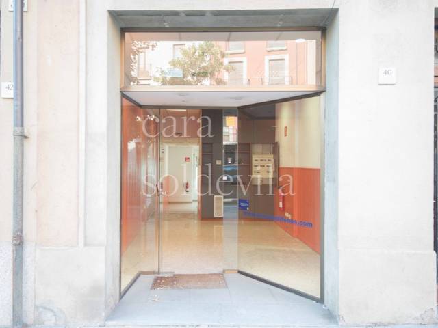 Local comercial en Alquiler en Rambla Hospital en Centre