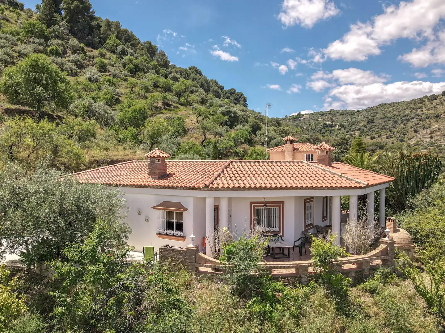 Exterior view of Houses for sale in Monda  with Air Conditioner, Private garden and Storage room
