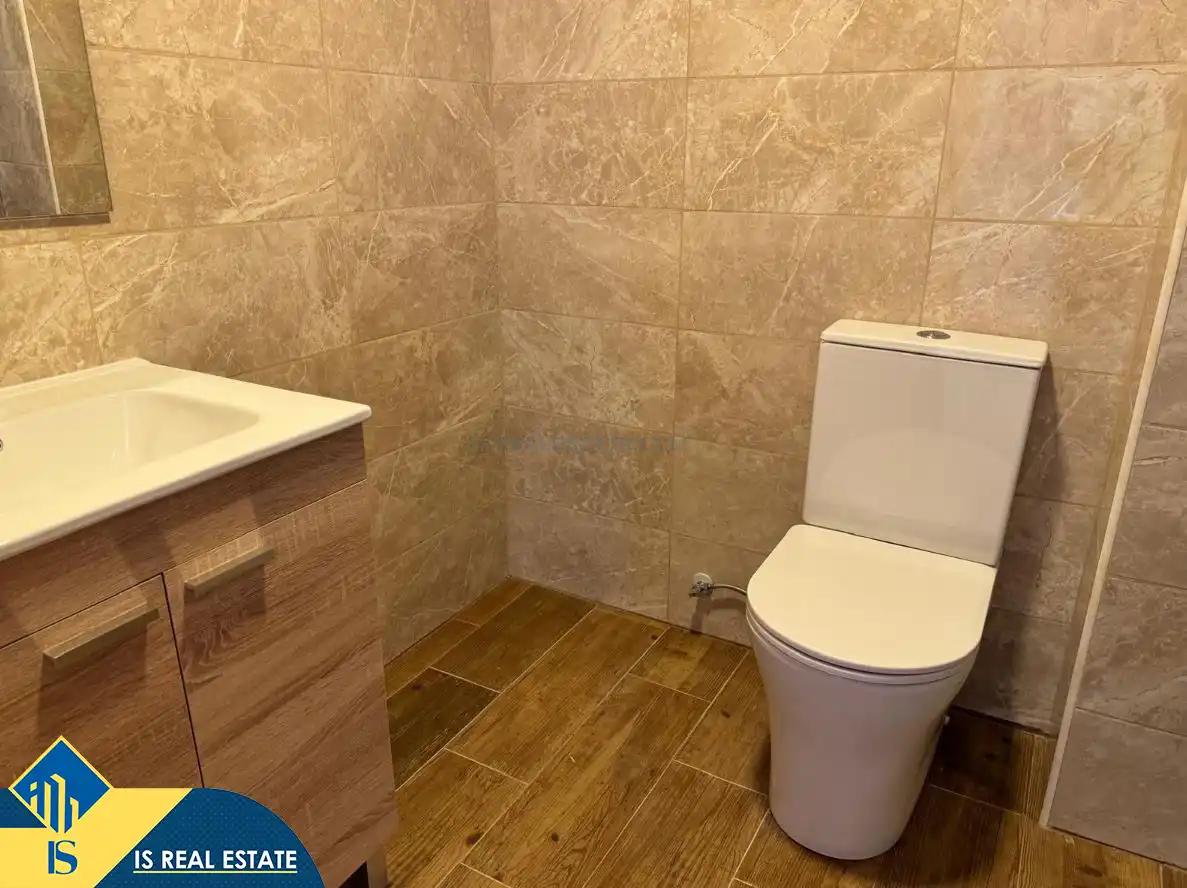 Bany de Apartament en venda en Alicante / Alacant amb Calefacció, Terrassa i Moblat