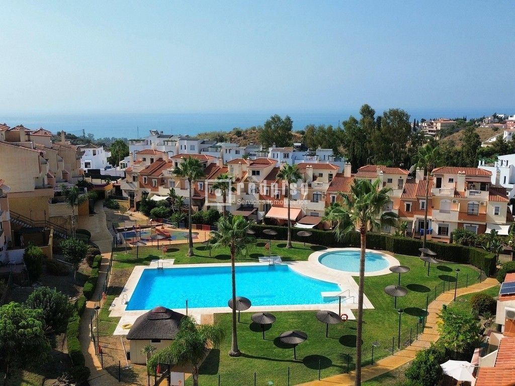 Vista exterior de Casa o xalet en venda en Rincón de la Victoria amb Aire condicionat, Terrassa i Traster
