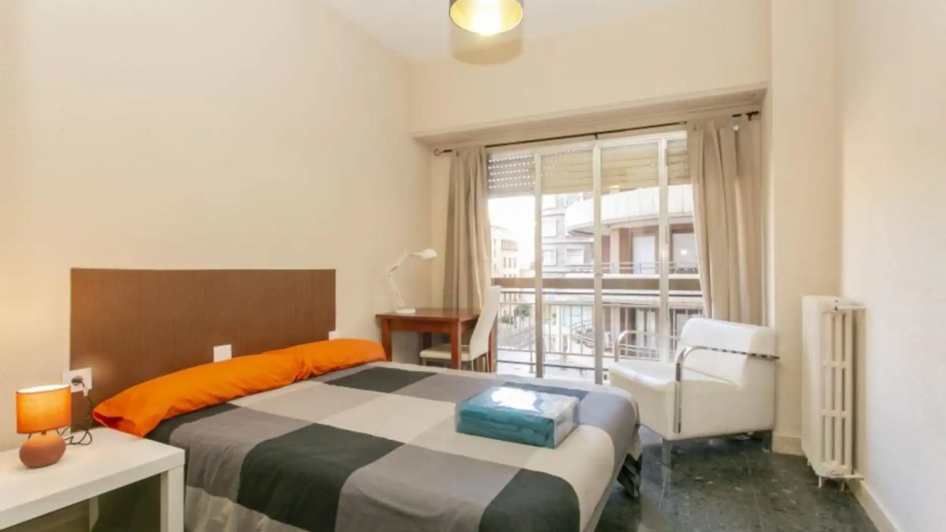 Schlafzimmer von Wohnungen zur untervermieten in  Valencia Capital mit Klimaanlage, Möbliert und Ofen