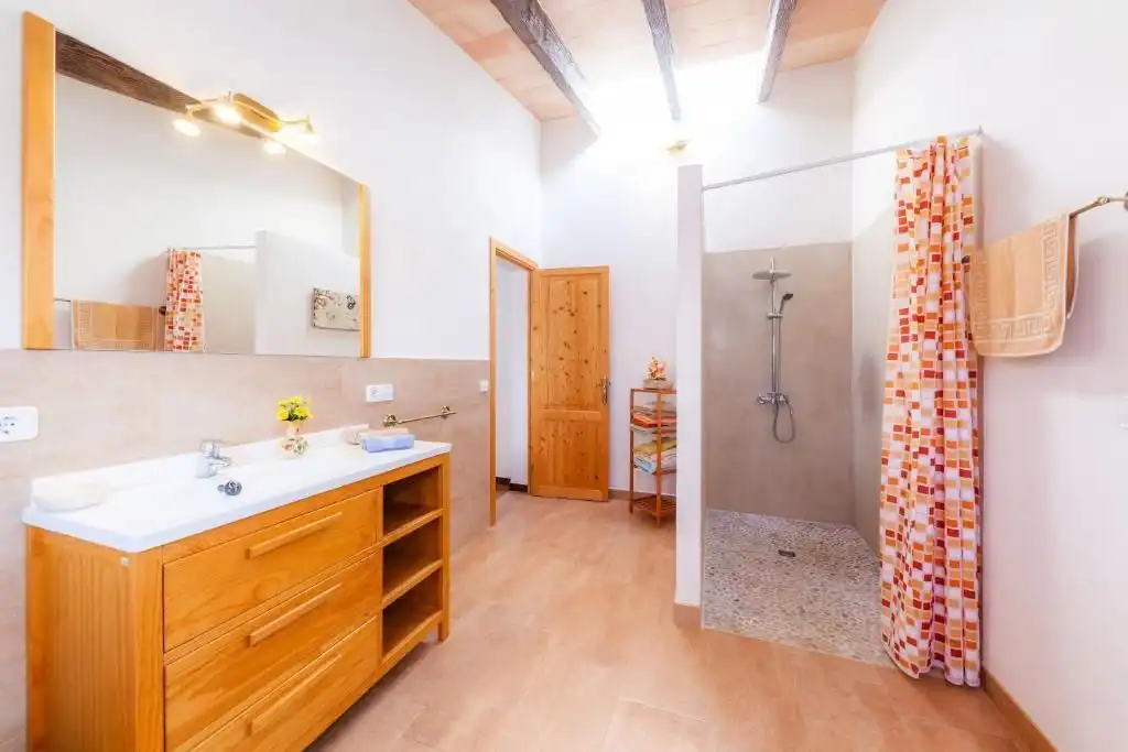 Badezimmer von Grundstücke zur Miete in Santanyí