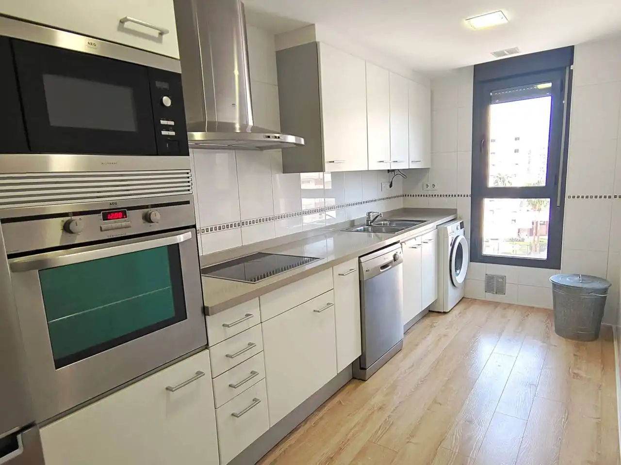 Cocina de Piso de alquiler en Valencia con Aire acondicionado, Calefacción y Balcón