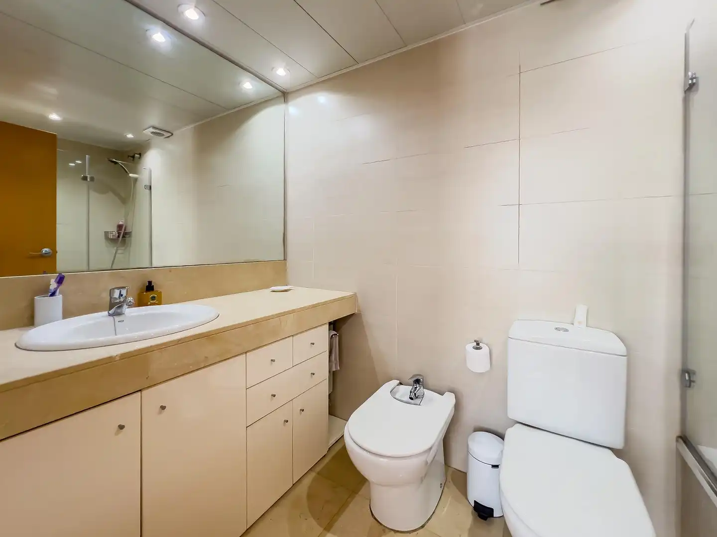 Badezimmer von Erdgeschoss zum Verkauf in Viladecans mit Heizung, Terrasse und Gemeinschaftspool
