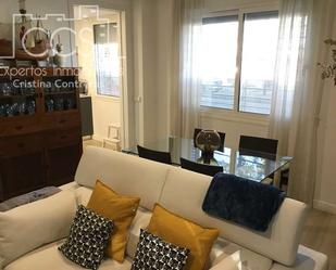 Living room of Flat for sale in  Sevilla Capital  with Storage room, Oven and Microwave