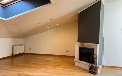 Sala d'estar de Dúplex en venda en Montornès del Vallès amb Aire condicionat, Terrassa i Balcó