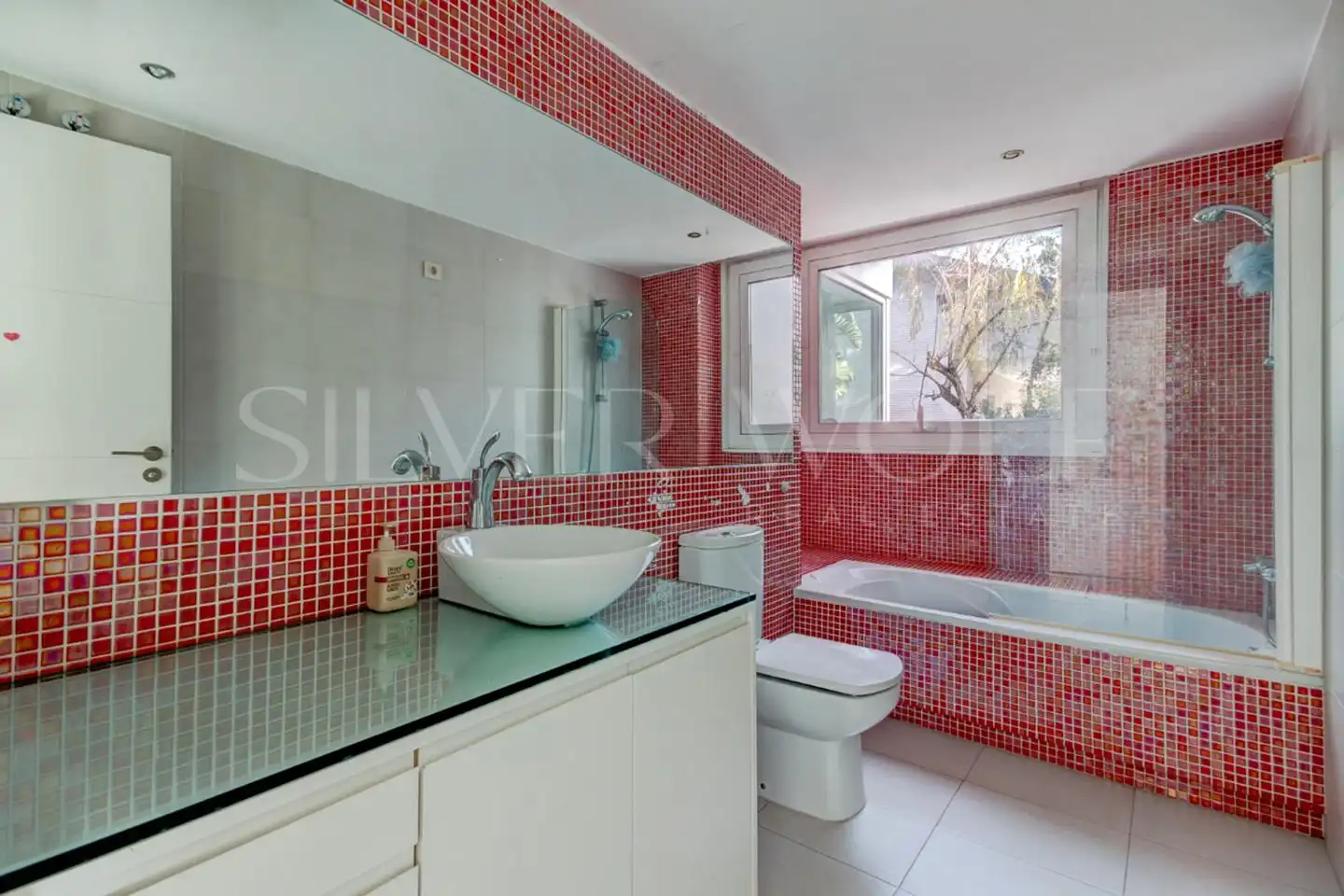 Bathroom of Houses for sale in Castelldefels  with Air Conditioner, Heating and Private garden