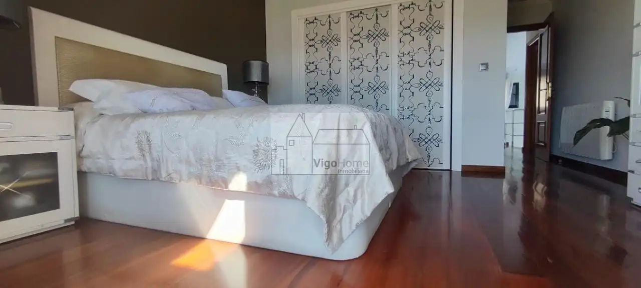 Dormitori de Casa o xalet en venda en Moaña amb Calefacció, Jardí privat i Terrassa