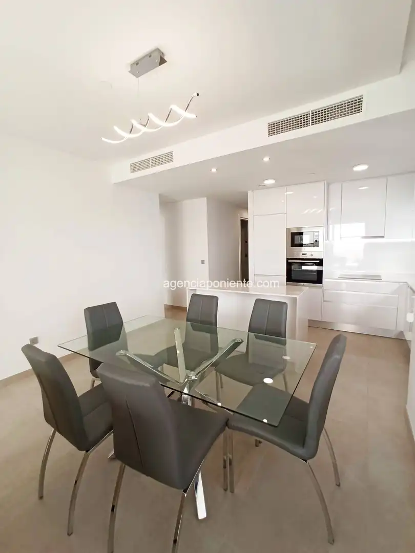 Comedor de Piso de alquiler en Benidorm con Aire acondicionado, Calefacción y Terraza