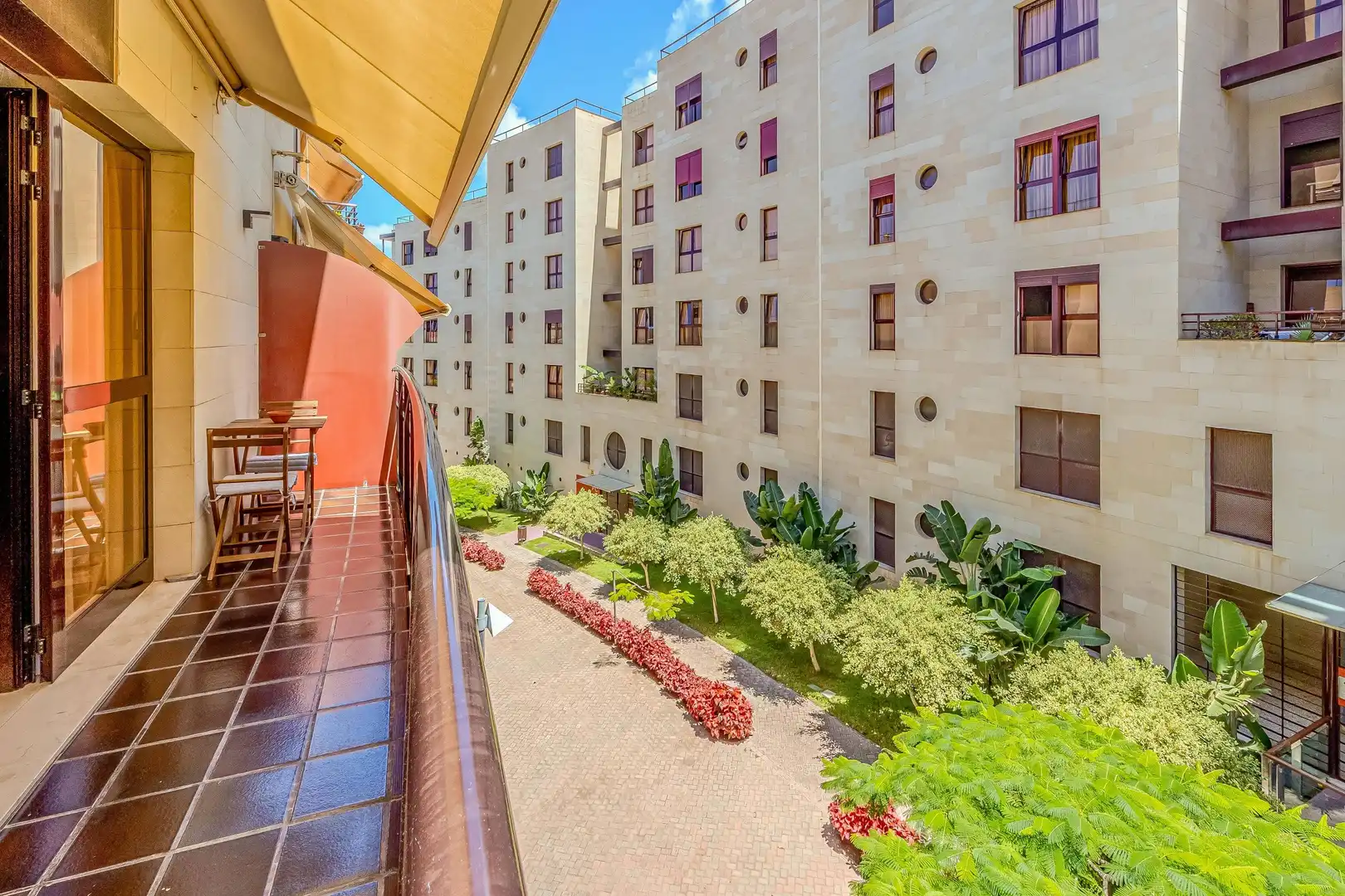 Duplex with lift for sale in Avenida Avenida Juan Carlos I, imagen 2