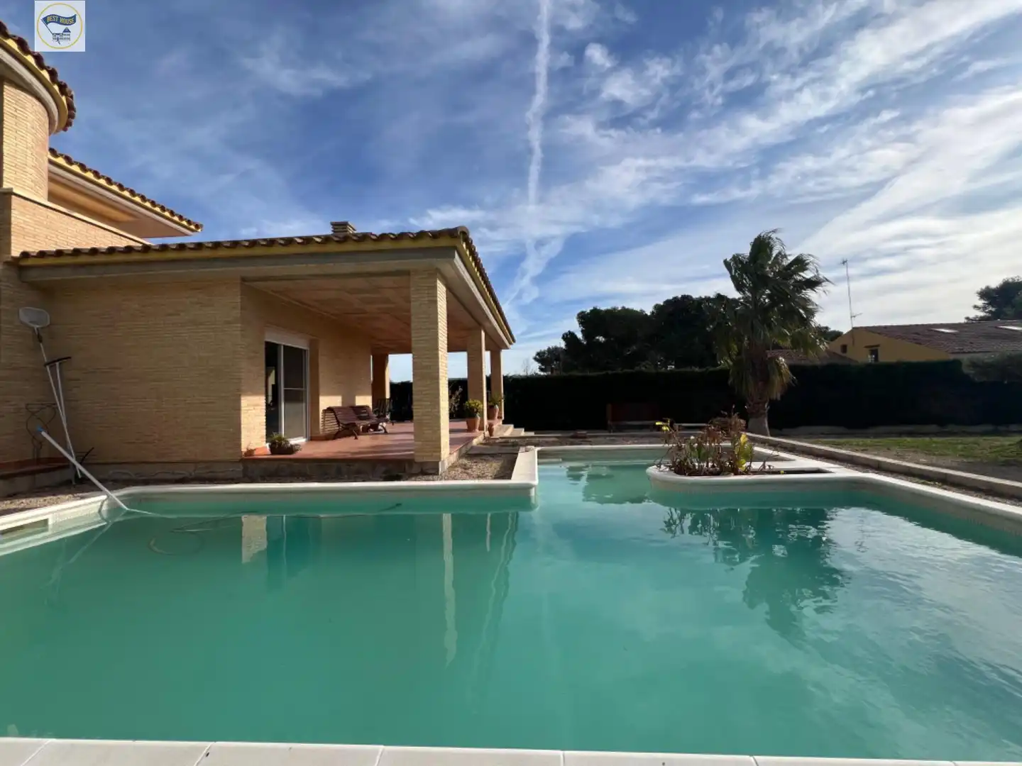 Chalet con piscina en venta en Roquetes