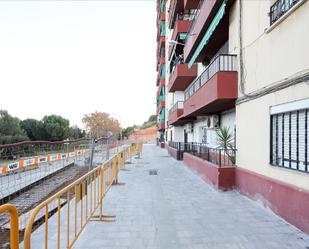 Vista exterior de Planta baixa en venda en Sant Boi de Llobregat amb Terrassa