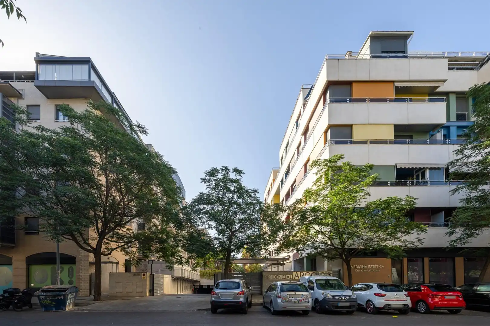 Vista exterior de Apartament en venda en Granada amb Aire condicionat, Calefacció i Jardí privat