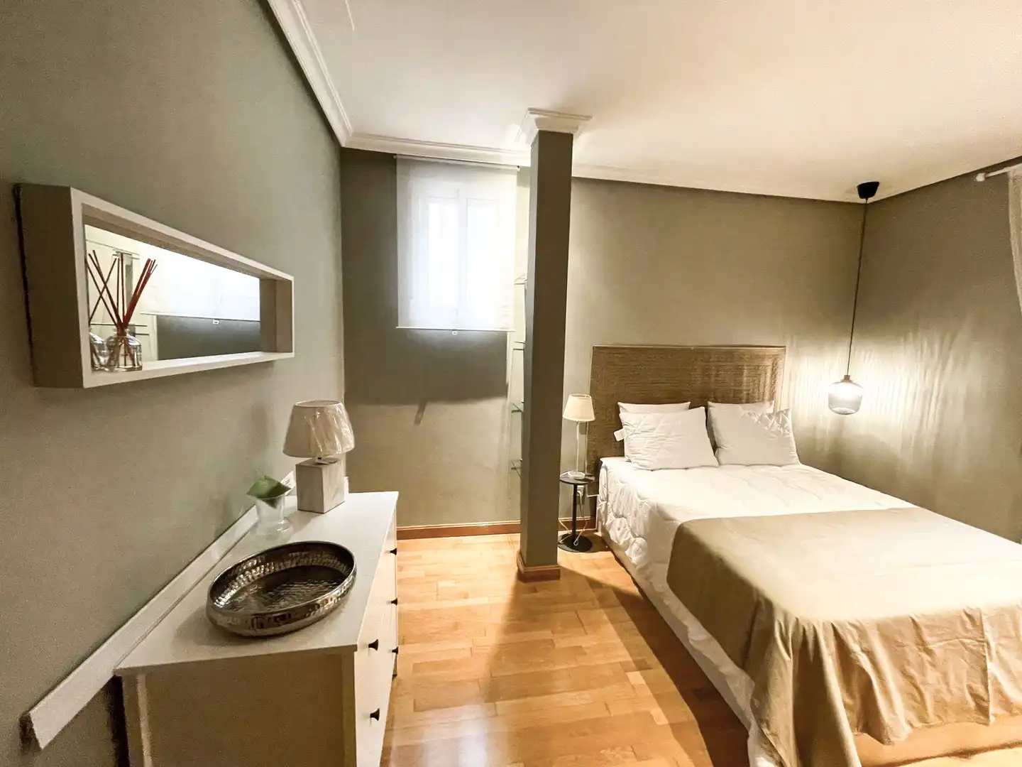 Dormitori de Pis en venda en Zaragoza amb Calefacció, Terrassa i Moblat