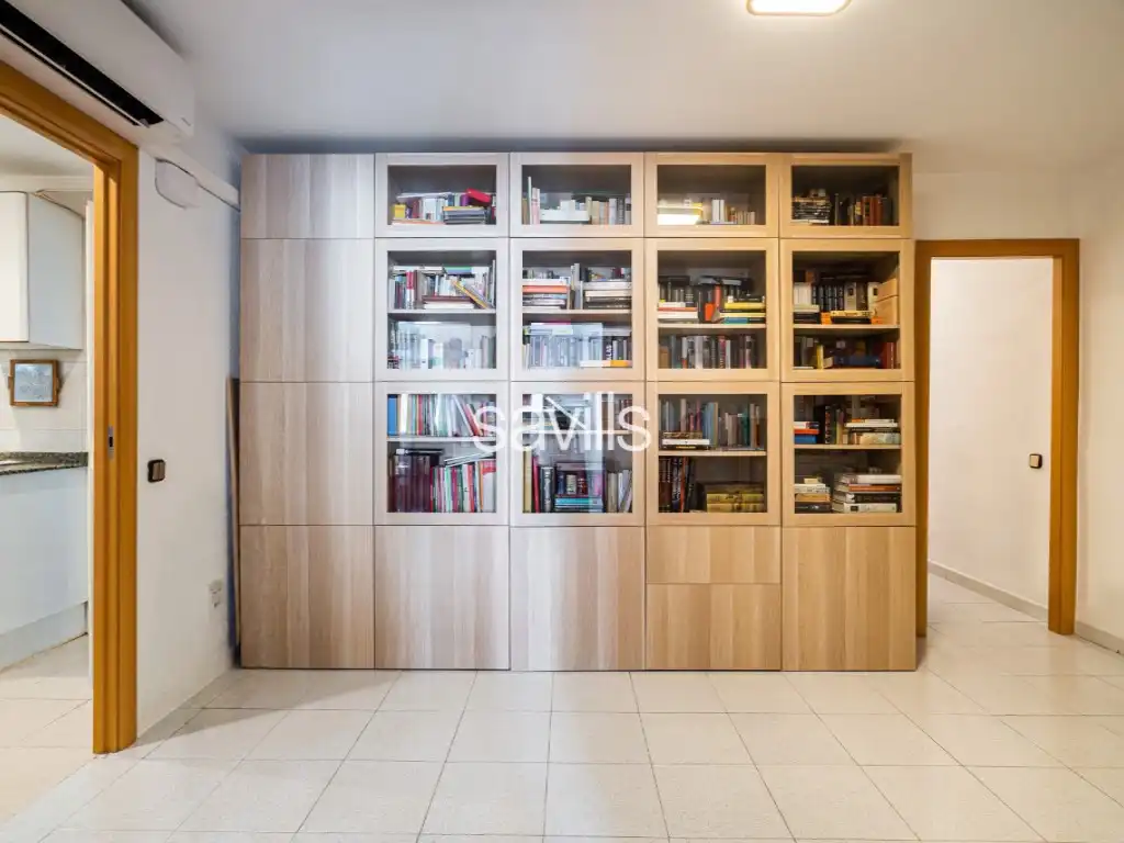 Sala d'estar de Apartament en venda en L'Hospitalet de Llobregat amb Aire condicionat