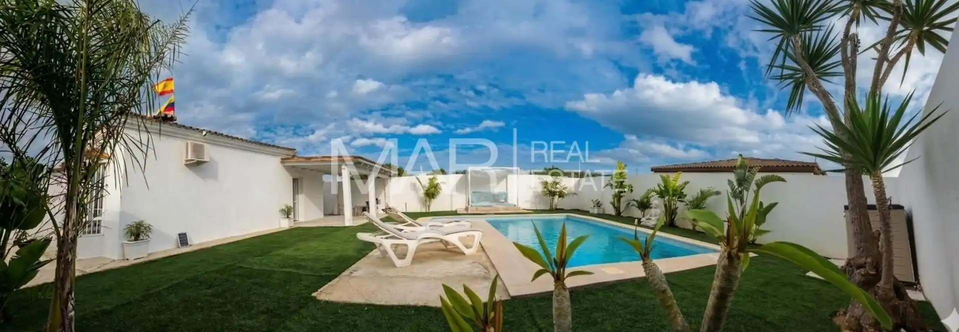 Exterior view of Houses for sale in Chiclana de la Frontera