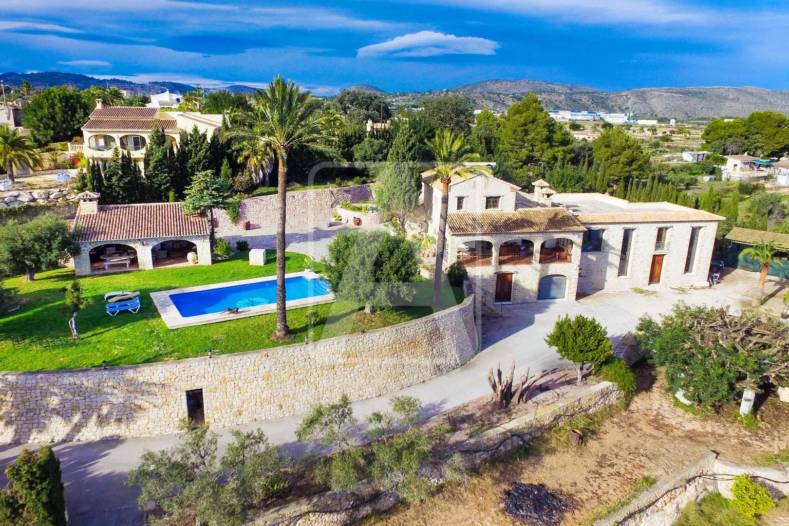 Casa rústica con piscina en venta en Benissa pueblo