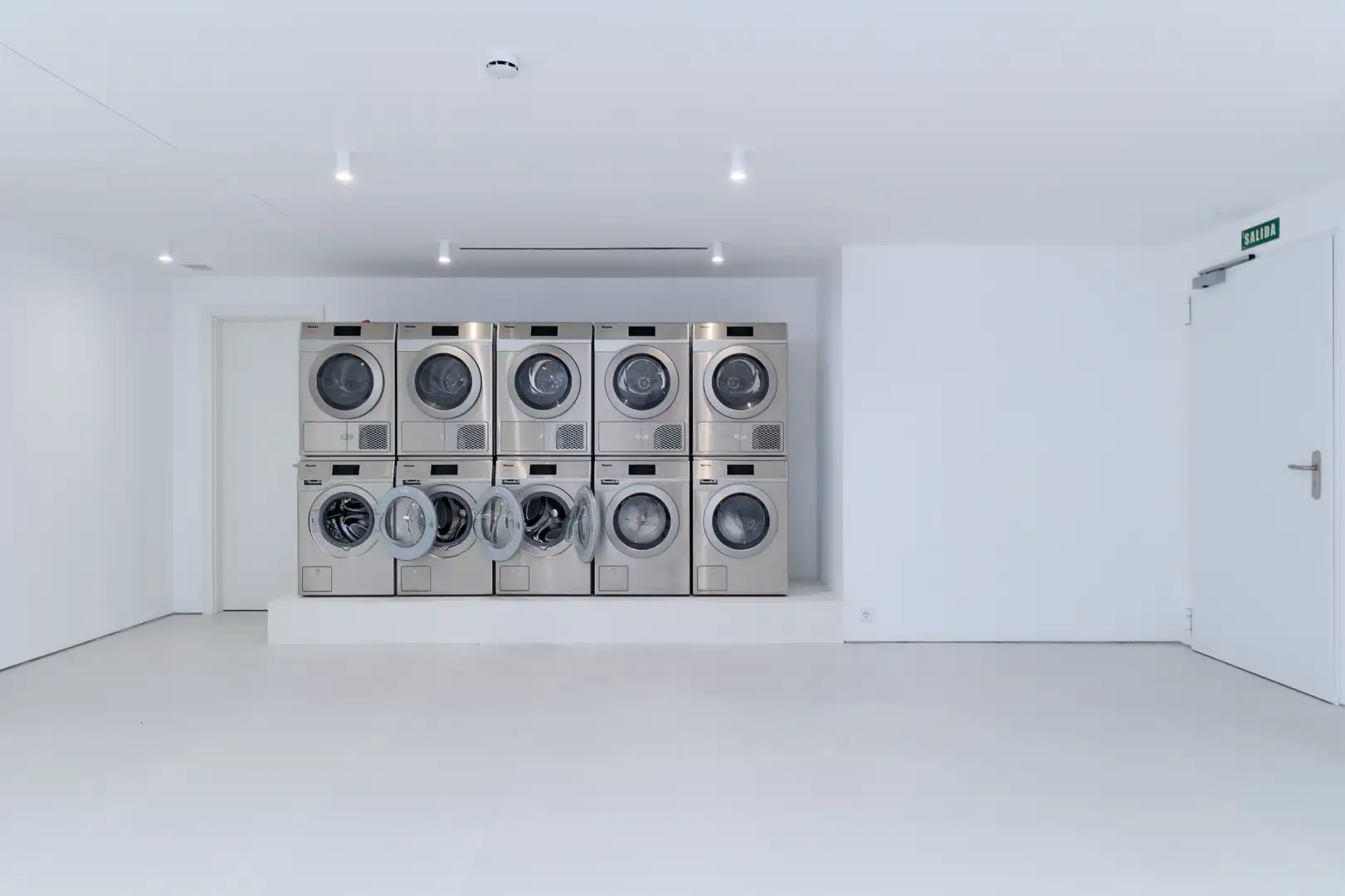 Flat for rent in Calle de Javier Ferrero, 13, Ciudad Jardín