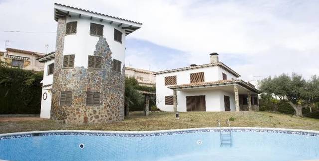 Casa-chalet en Venta en N/A en Els Masos - Els Garrofers