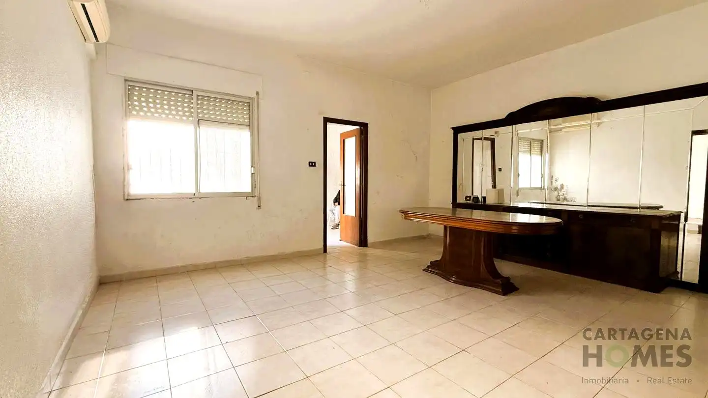 Sala d'estar de Casa adosada en venda en Cartagena amb Aire condicionat