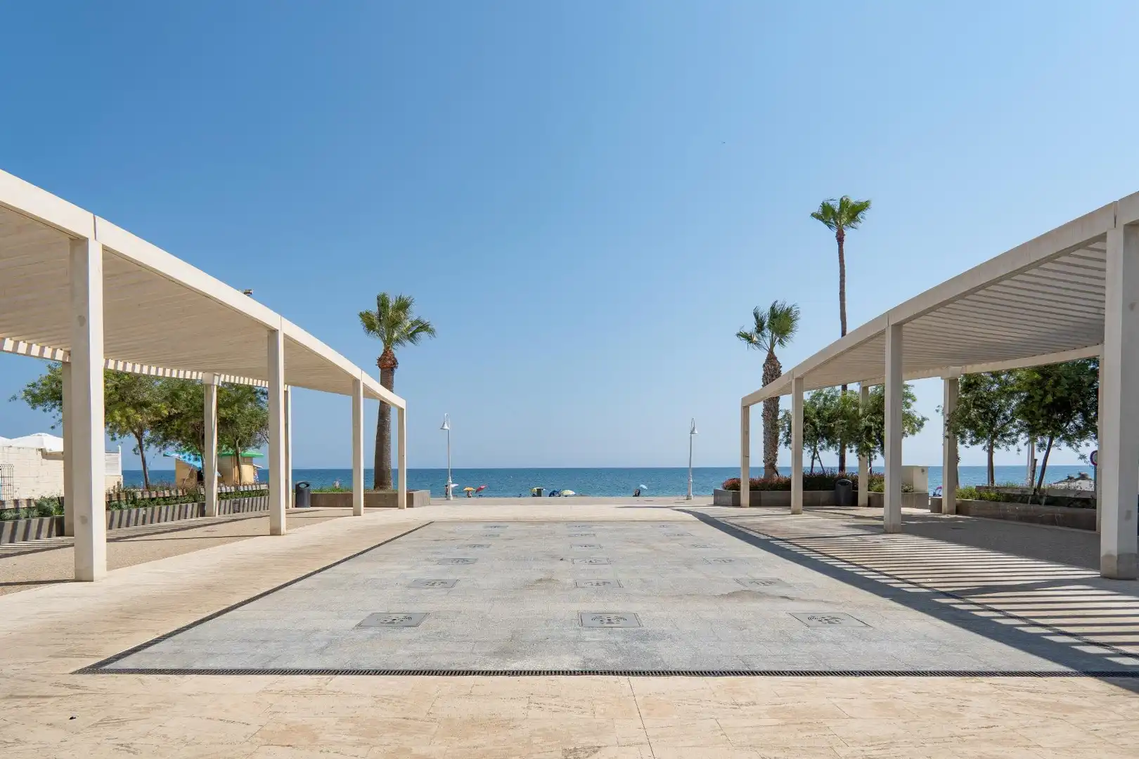 Außenansicht von Erdgeschoss zur Miete in Rincón de la Victoria mit Klimaanlage, Heizung und Terrasse