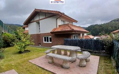 Terrassa de Casa o xalet en venda en Castro-Urdiales amb Calefacció, Jardí privat i Terrassa