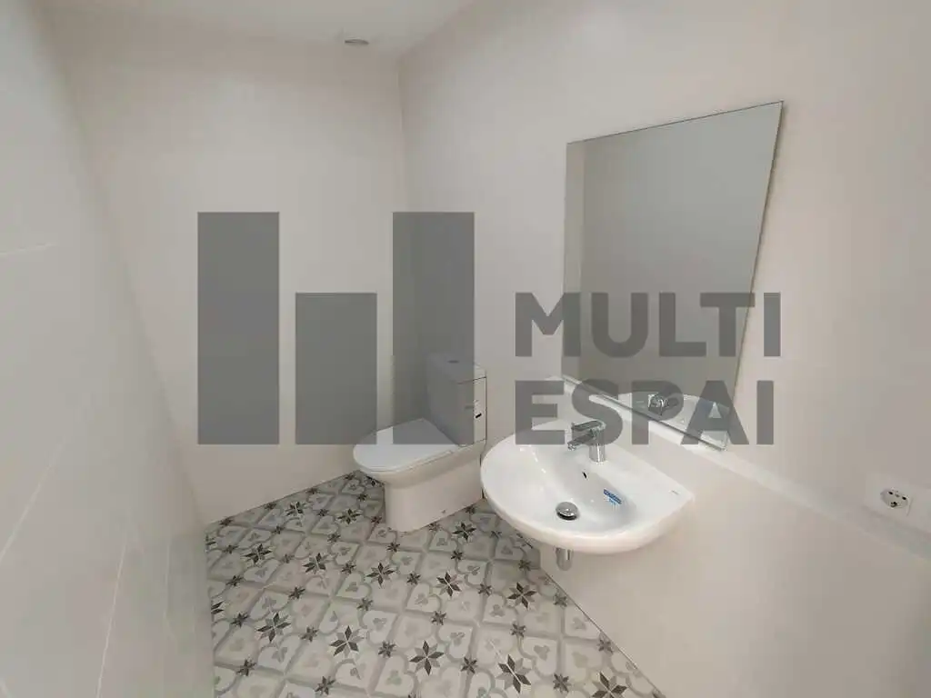 Local de alquiler en Carrer de Còrsega, La Nova Esquerra de l'Eixample