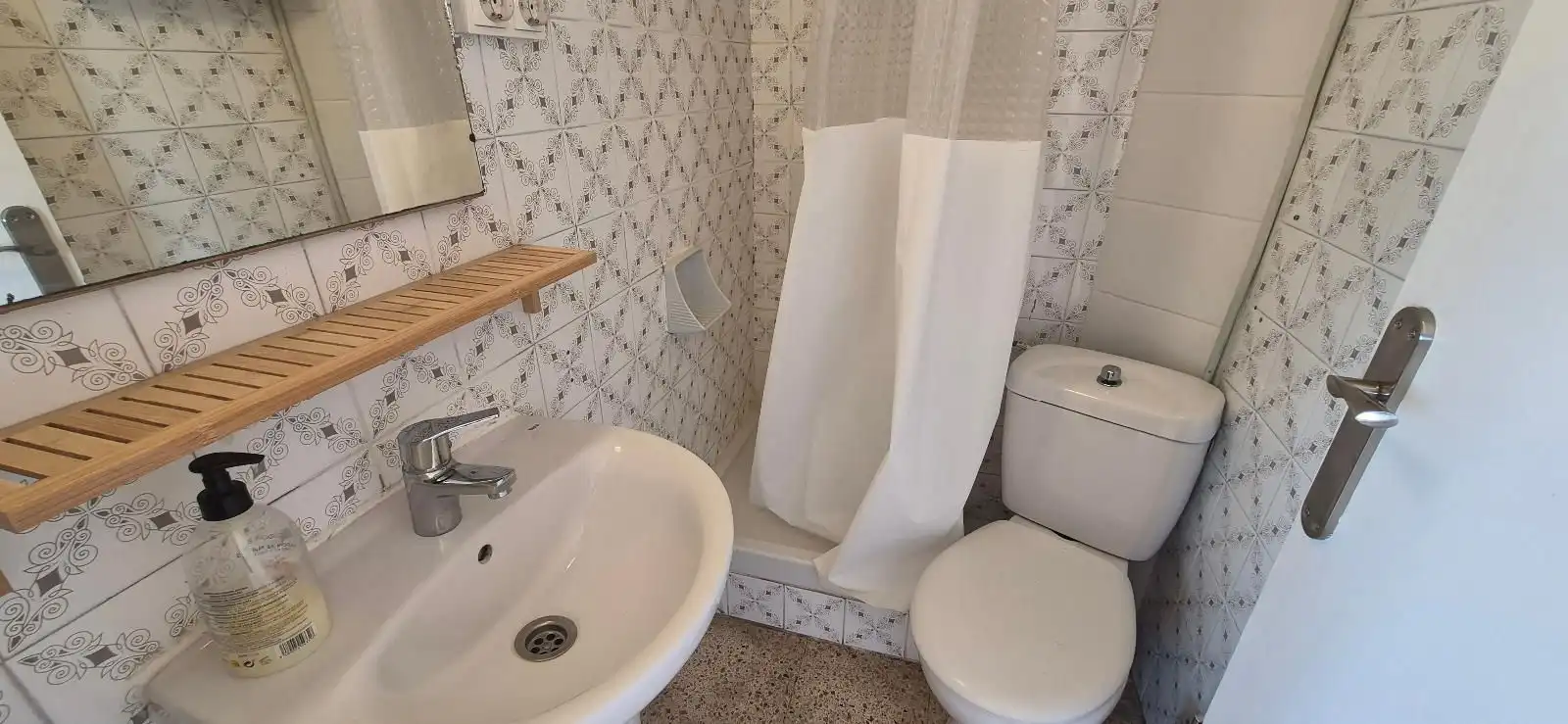 Bathroom of Attic for rent in Barcelona  with Air Conditioner, Terrace and Furnished