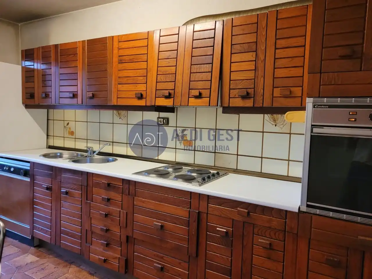Cuina de Pis en venda en Vigo  amb Calefacció, Parquet i Terrassa