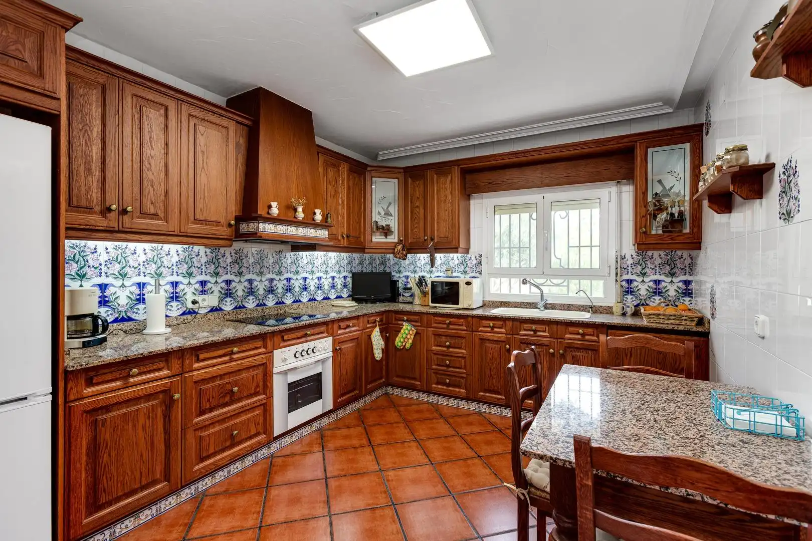 Chalet con piscina en venta en Calle HUELMA, imagen 32
